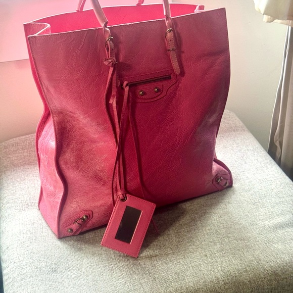 💯AUTH BALENCIAGA PARIS PINK Soft Leather Tote Bag 🤩 - Picture 1 of 11